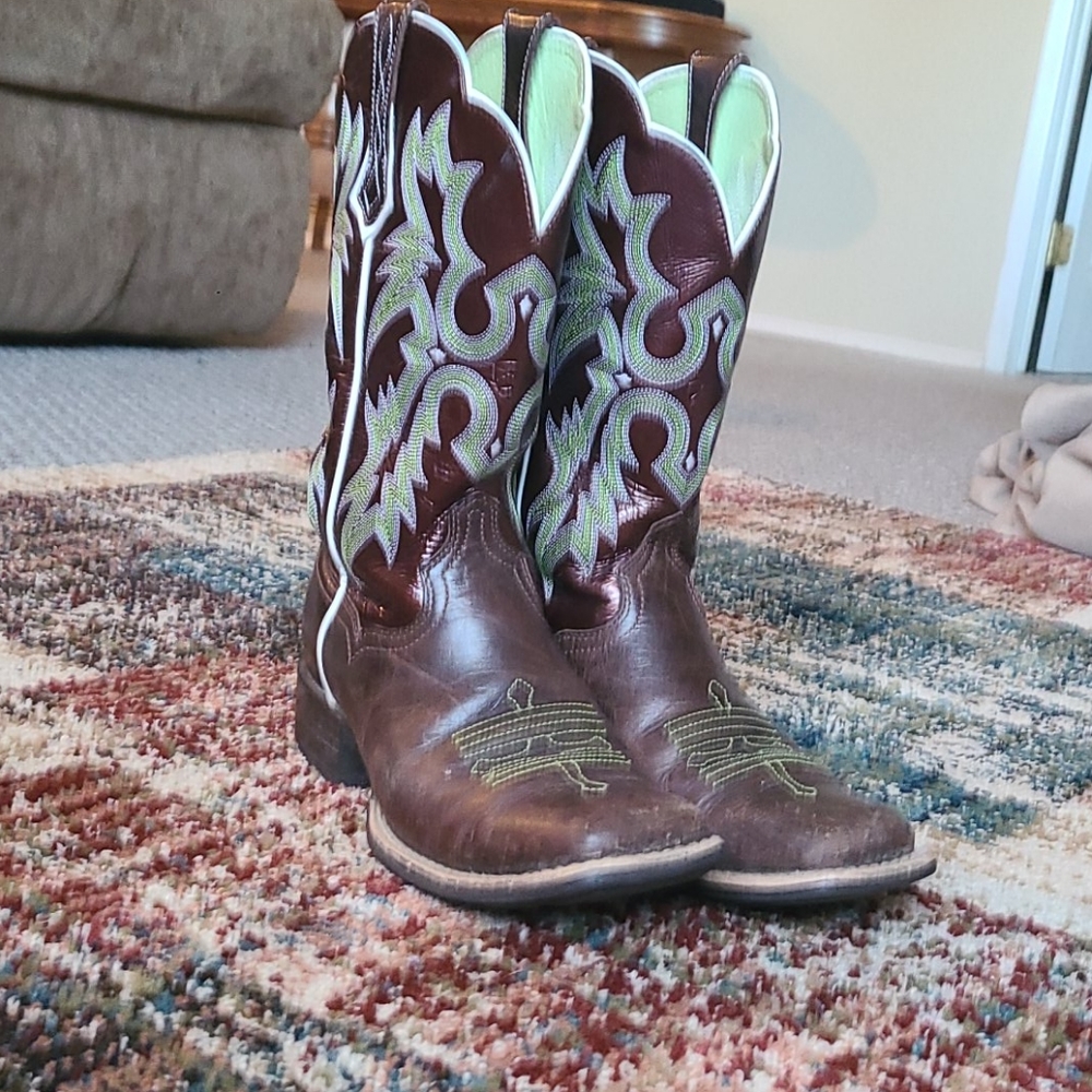 Womens Ariat boots